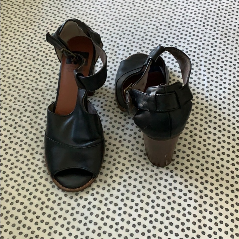 Women’s shoes